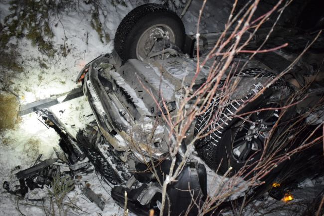 Съезд в кювет с опрокидыванием на 288 км автодороги Сыктывкар - Ухта